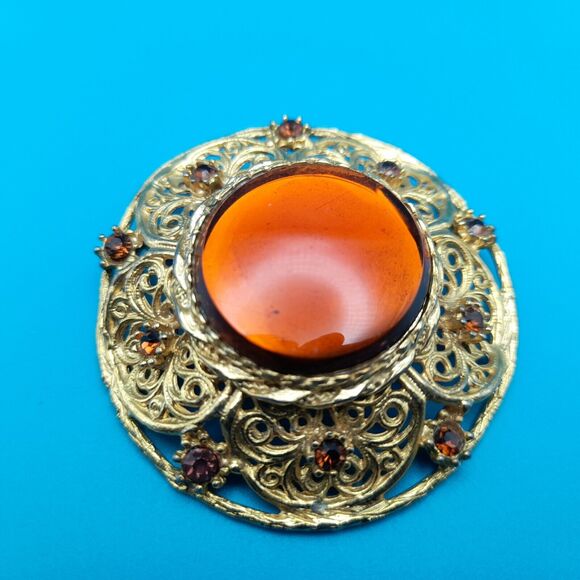 Vintage Round Topaz Glass Cabochon Rhinestones Brooch, Gold Tone Filigree - Picture 5 of 10